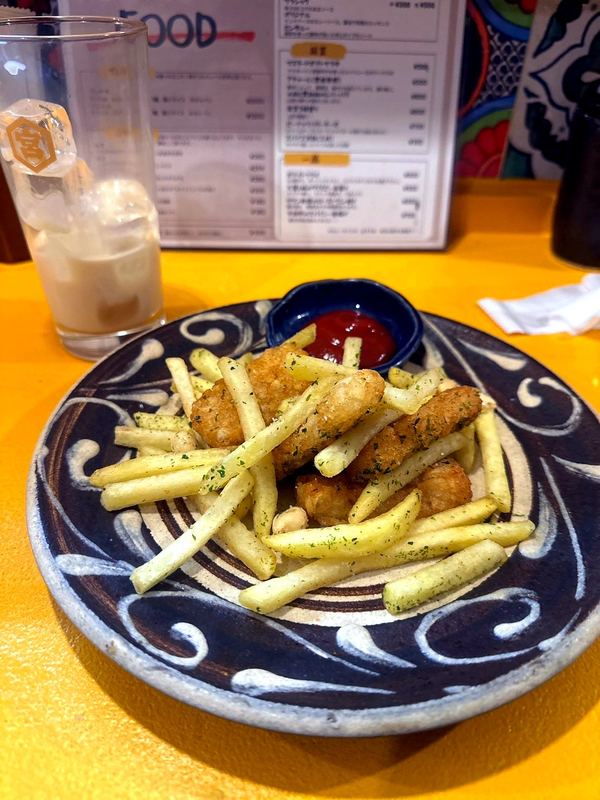 フライドポテトと唐揚げ